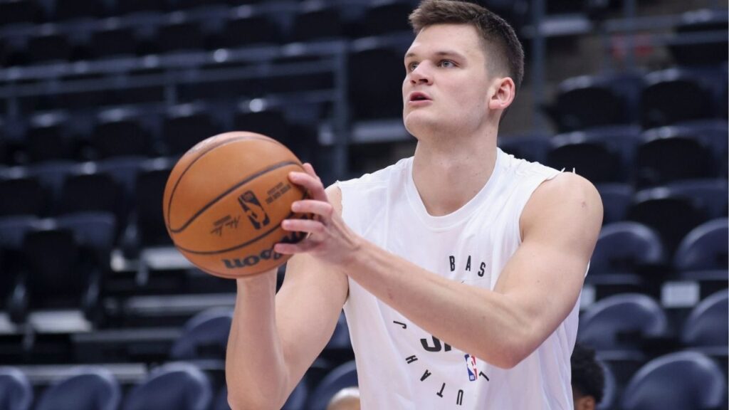 Feb 28, 2025; Salt Lake City, Utah, USA; Utah Jazz center Walker Kessler warms up before the game against the Minnesota Timberwolves at Delta Center. (Rob Gray-Imagn Images)