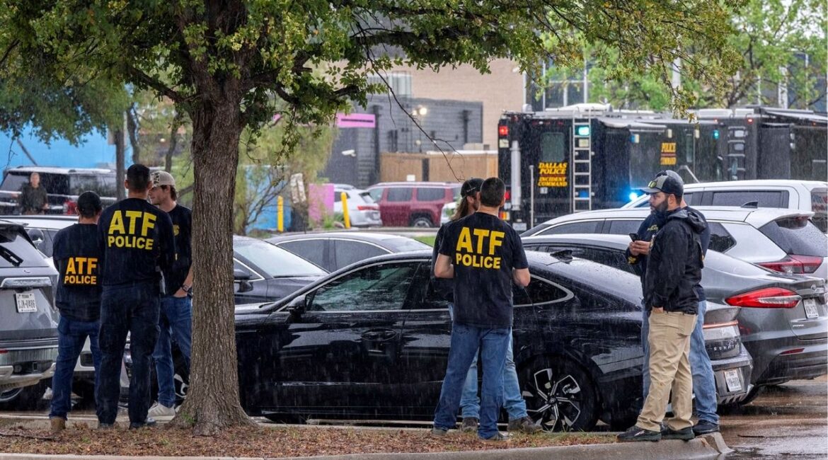 Law enforcement personnel respond at the scene of a shooting at an Immigration and Customs Enforcement (ICE) field office in Dallas, Texas, U.S., September 24, 2025. (Reuters/Jeffrey McWhorter)