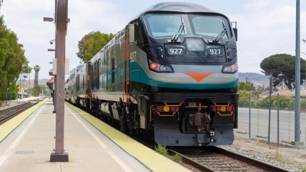 Metrolink train (USA Today Network via Reuters)