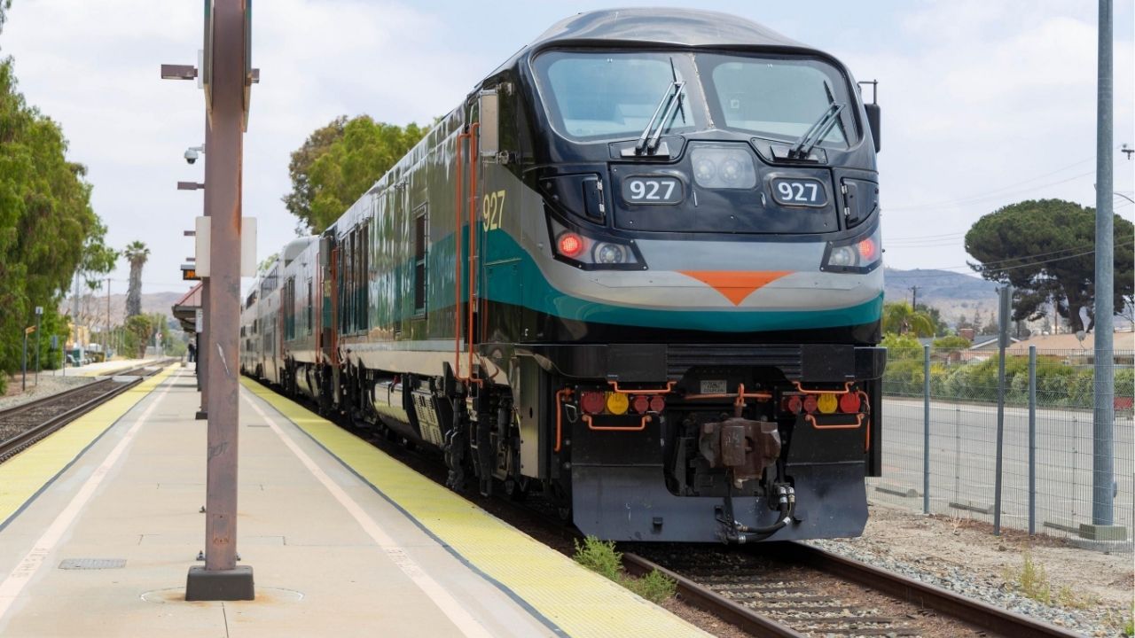 Metrolink train (USA Today Network via Reuters)