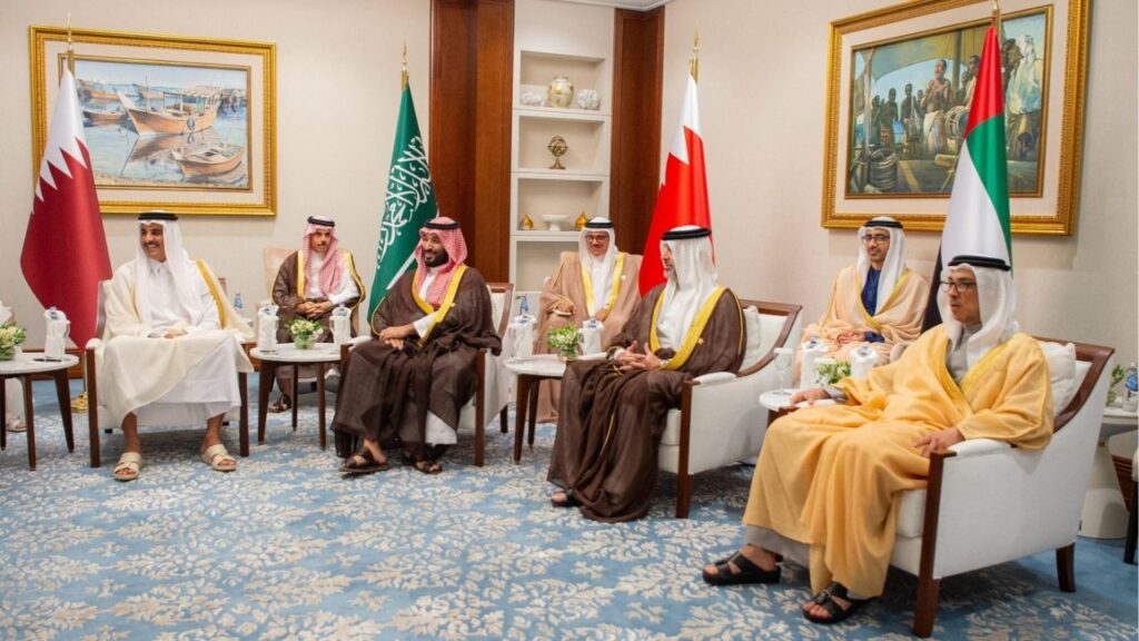 Saudi Crown Prince Mohammed bin Salman with Emir Of Qatar Sheikh Tamim bin Hamad Al Thani and GCC representatives meet ahead of an emergency Arab-Islamic leaders' summit convened to discuss the September 9 Israeli attack on Hamas on Qatari territory, in Doha, Qatar, September 15, 2025. Saudi Press Agency/Handout via REUTERS