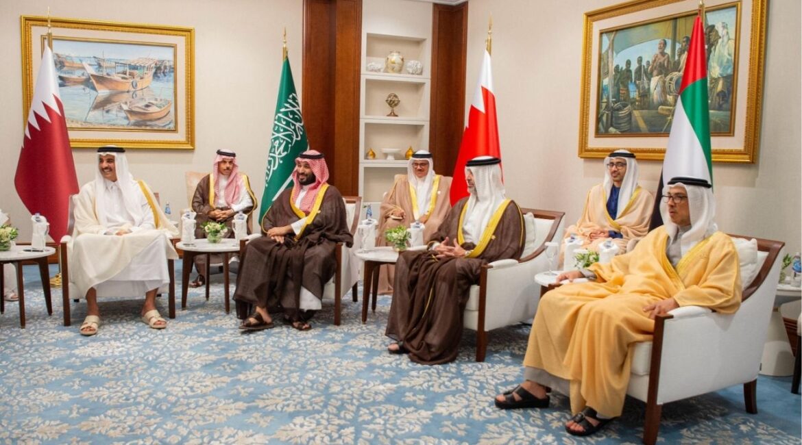 Saudi Crown Prince Mohammed bin Salman with Emir Of Qatar Sheikh Tamim bin Hamad Al Thani and GCC representatives meet ahead of an emergency Arab-Islamic leaders' summit convened to discuss the September 9 Israeli attack on Hamas on Qatari territory, in Doha, Qatar, September 15, 2025. Saudi Press Agency/Handout via REUTERS
