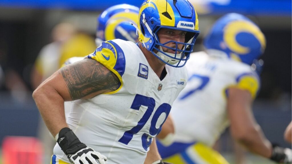 Sep 7, 2025; Inglewood, California, USA; Los Angeles Rams offensive tackle Rob Havenstein (79) in the second half against the Houston Texans at SoFi Stadium. (Kirby Lee-Imagn Images)