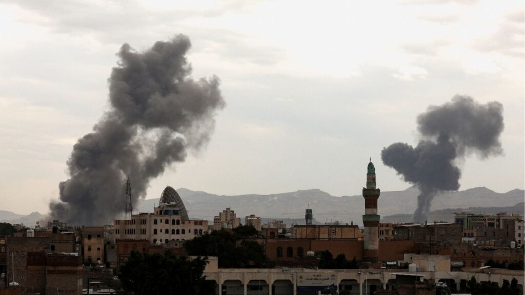 Smole billows following an Israeli air strike in Sanaa, Yemen, September 10, 2025. (Reuters/Khaled Abdullah)