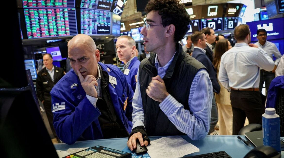Specialist traders work on the floor at the New York Stock Exchange (NYSE) in New York City, U.S., September 15, 2025. (Reuters File)