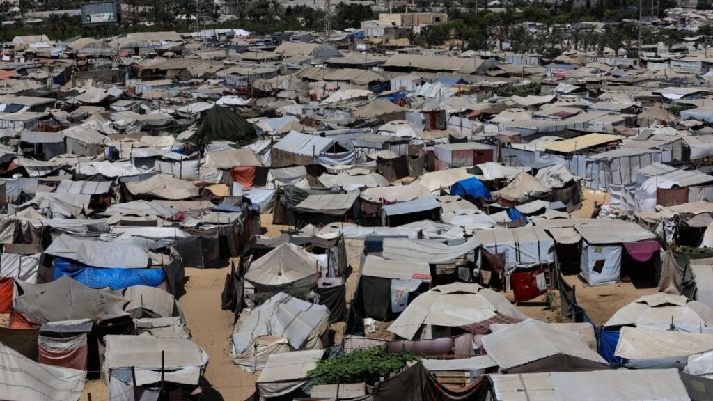 Tents housing Palestinians displaced by the Israeli military offensive stand in Khan Younis, southern Gaza Strip, September 9, 2025. (Reuters/Ramadan Abed)