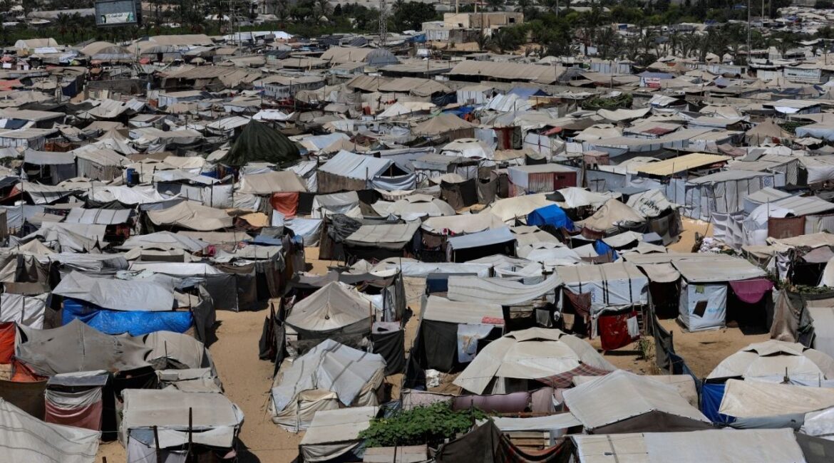Tents housing Palestinians displaced by the Israeli military offensive stand in Khan Younis, southern Gaza Strip, September 9, 2025. (Reuters/Ramadan Abed)