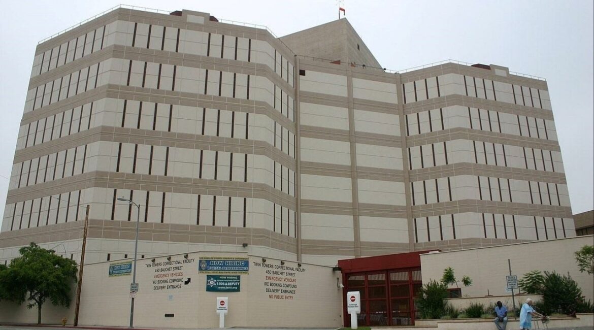 Twin Towers Correctional Facility, 450 Bauchet Street in Los Angeles, pictured in an undated photo. (USA Today Network via Reuters)