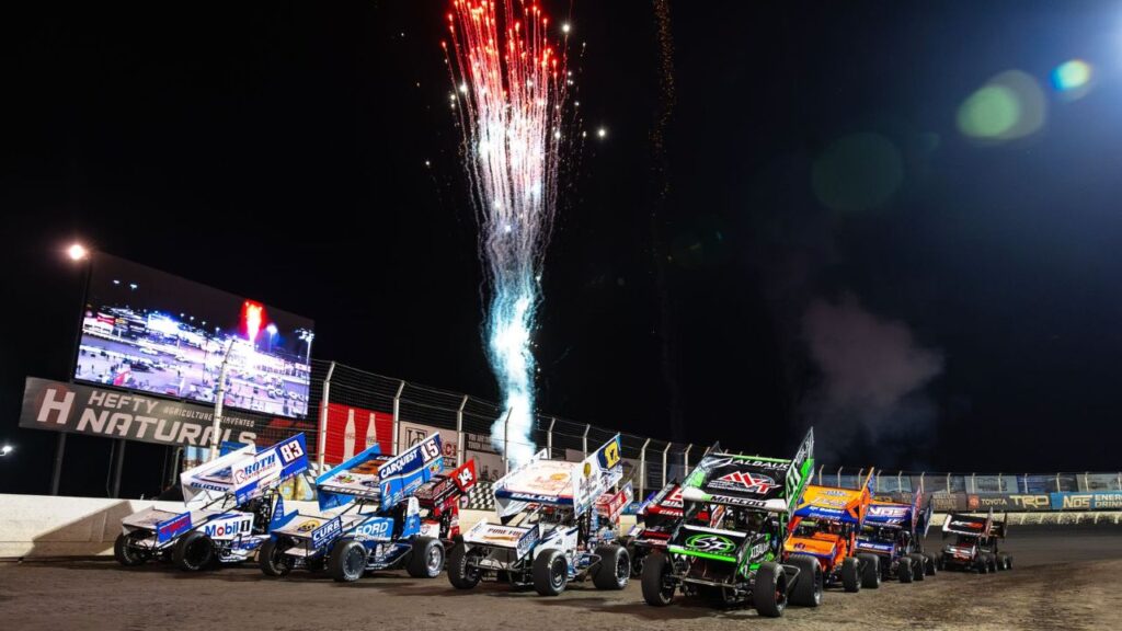 World of Outlaws Four-Wide Salute