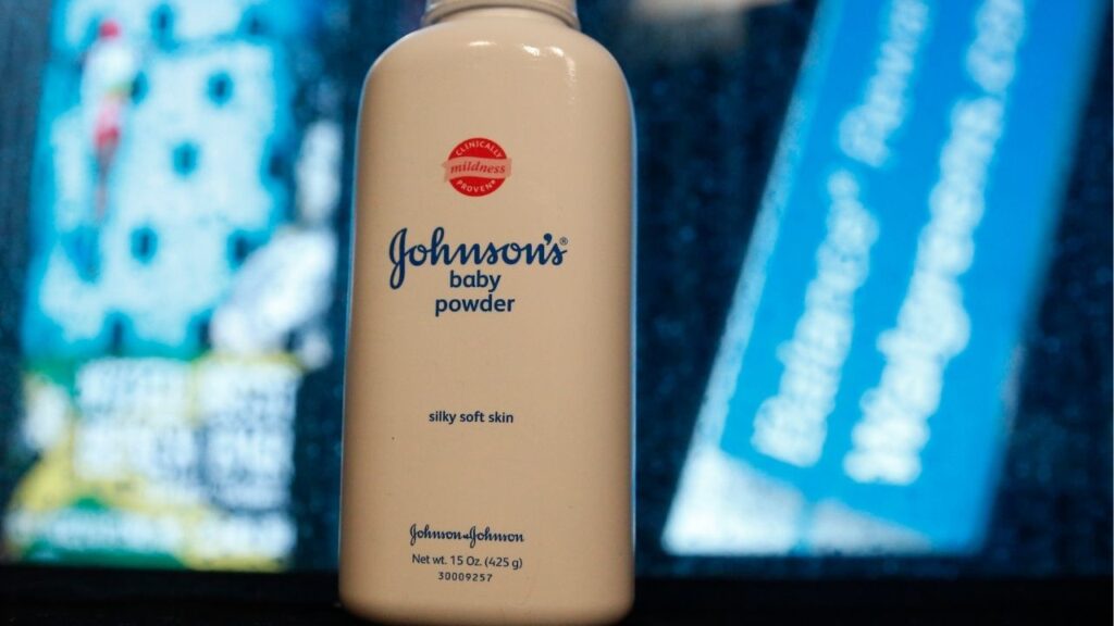 A bottle of Johnson and Johnson Baby Powder is seen in a photo illustration taken in New York, February 24, 2016. (Reuters/Shannon Stapleton/Illustration)