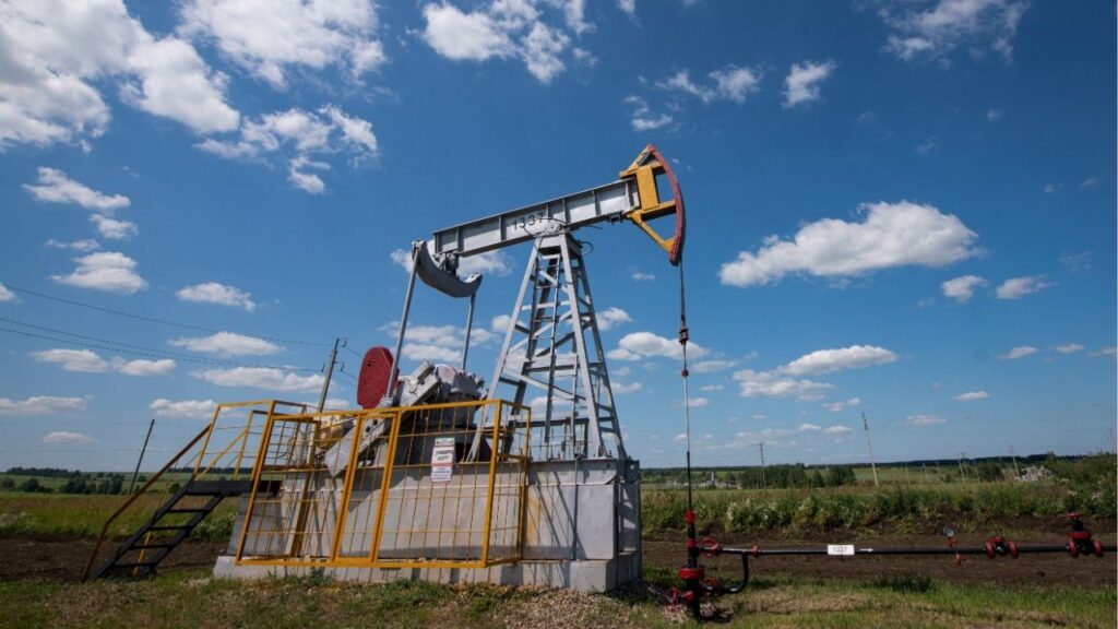 A view shows an oil pump jack outside Almetyevsk, in the Republic of Tatarstan, Russia July 14, 2025. (Reuters/Stringer)