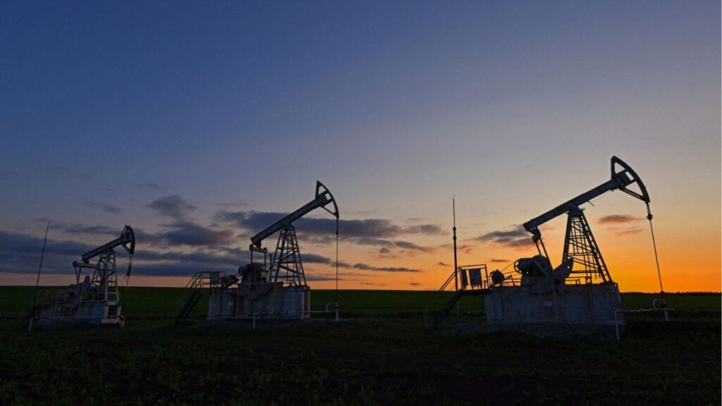 A view shows oil pump jacks outside Almetyevsk in the Republic of Tatarstan, Russia June 4, 2023. (Reuters/Alexander Manzyuk)