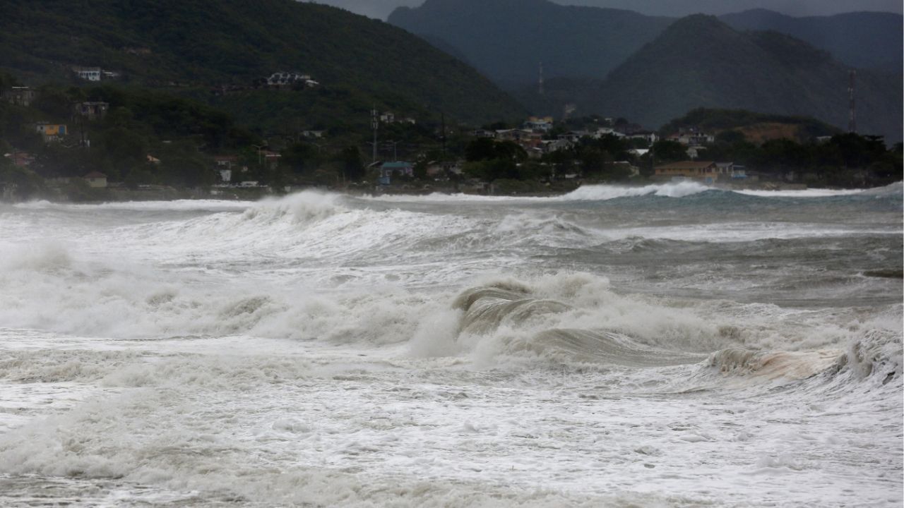 A wave crashes, as Hurricane Melissa approaches, in the Harbor View neighborhood of Kingston, Jamaica, October 27, 2025. (Reuters/Octavio Jones)
