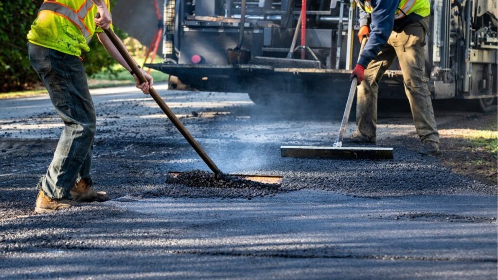 Fresno will close the Shaw and Brawley intersection overnight starting Sunday, Oct. 12, 2025, for repaving as part of the city’s Pave More Now initiative. (Shutterstock)