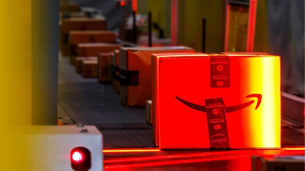 Boxes lie on a conveyor belt during Cyber Monday at Amazon's fulfillment center in Robbinsville, New Jersey, U.S., December 2, 2024. (Reuters/Eduardo Munoz)