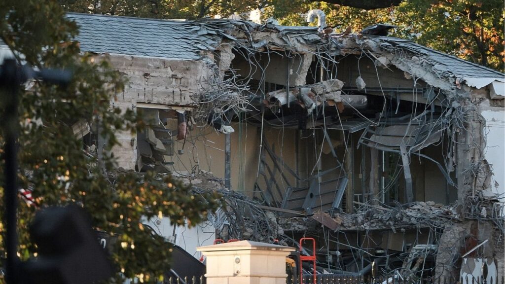 Ongoing construction on the East Wing of the White House, where U.S. President Donald Trump’s proposed ballroom is being built, in Washington, D.C., October 20, 2025. (Reuters/Jessica Koscielniak)