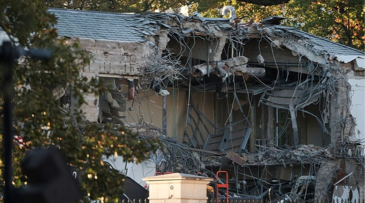 Ongoing construction on the East Wing of the White House, where U.S. President Donald Trump’s proposed ballroom is being built, in Washington, D.C., October 20, 2025. (Reuters/Jessica Koscielniak)