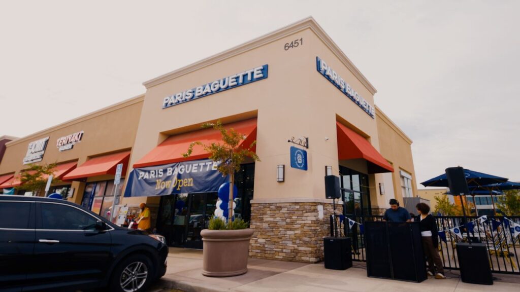 Paris Baguette has opened its second location on El Paseo in northwest Fresno, expanding its presence in the Central Valley. (Eric Martinez/GV Wire)