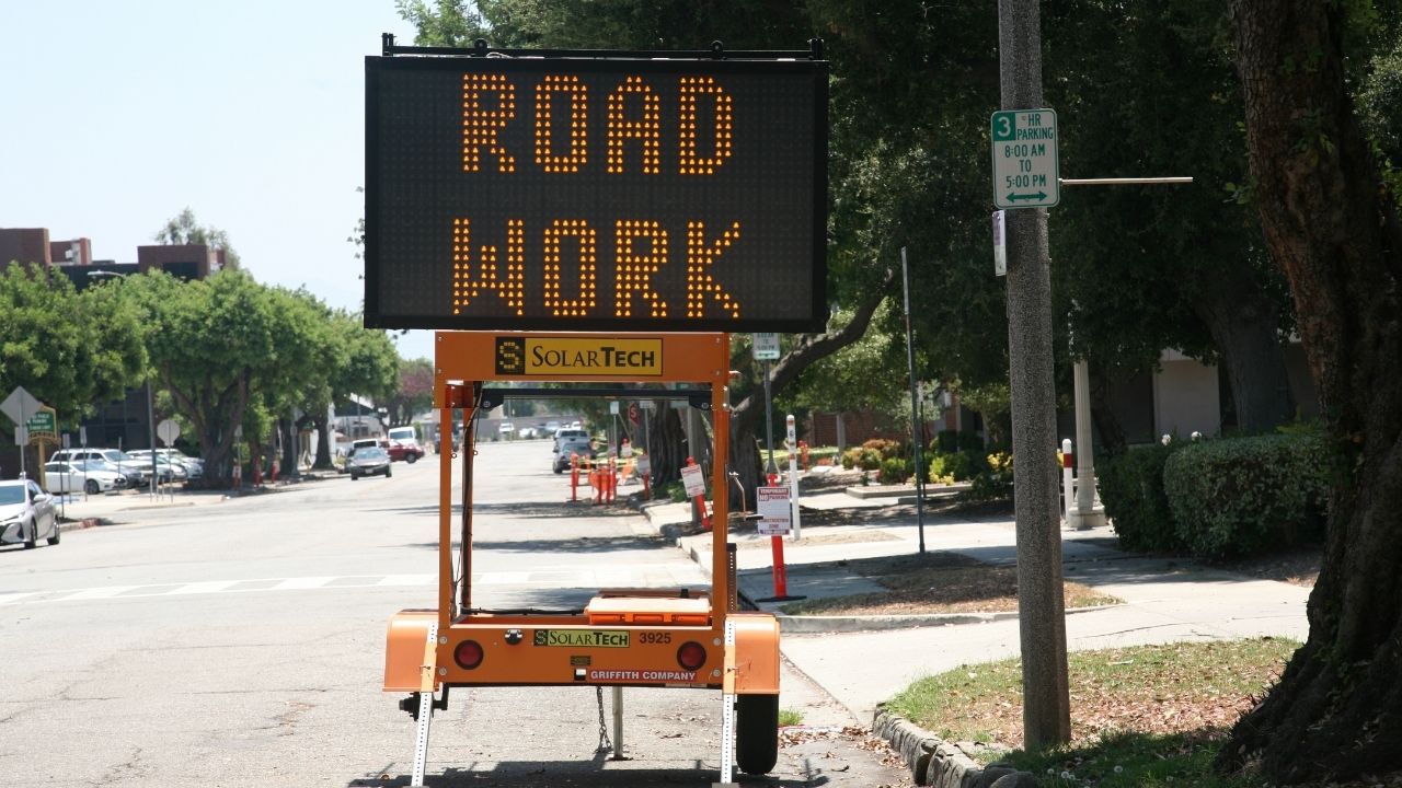 Caltrans crews will perform two days of one-way traffic paving operations on Highway 180 near Hume Lake, with motorists advised to expect delays. (Shutterstock)