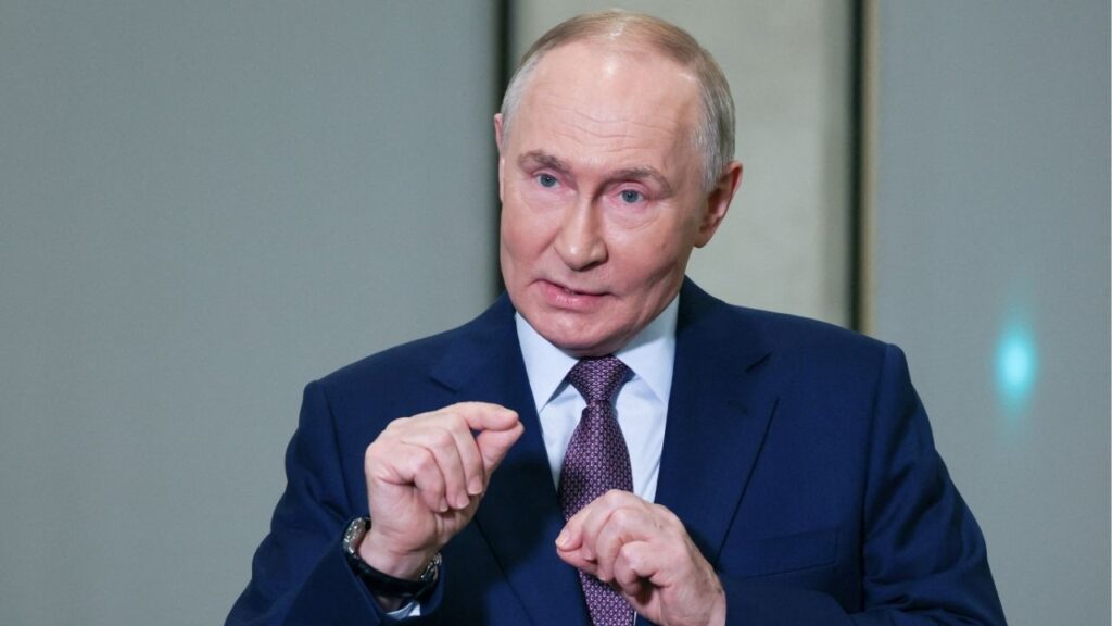 Russian President Vladimir Putin meets with journalists to comment on new U.S. sanctions targeting two major Russia's oil producers, as well as other international issues, in Moscow, Russia, October 23, 2025. Sputnik/Vyacheslav Prokofyev/Pool via REUTERS