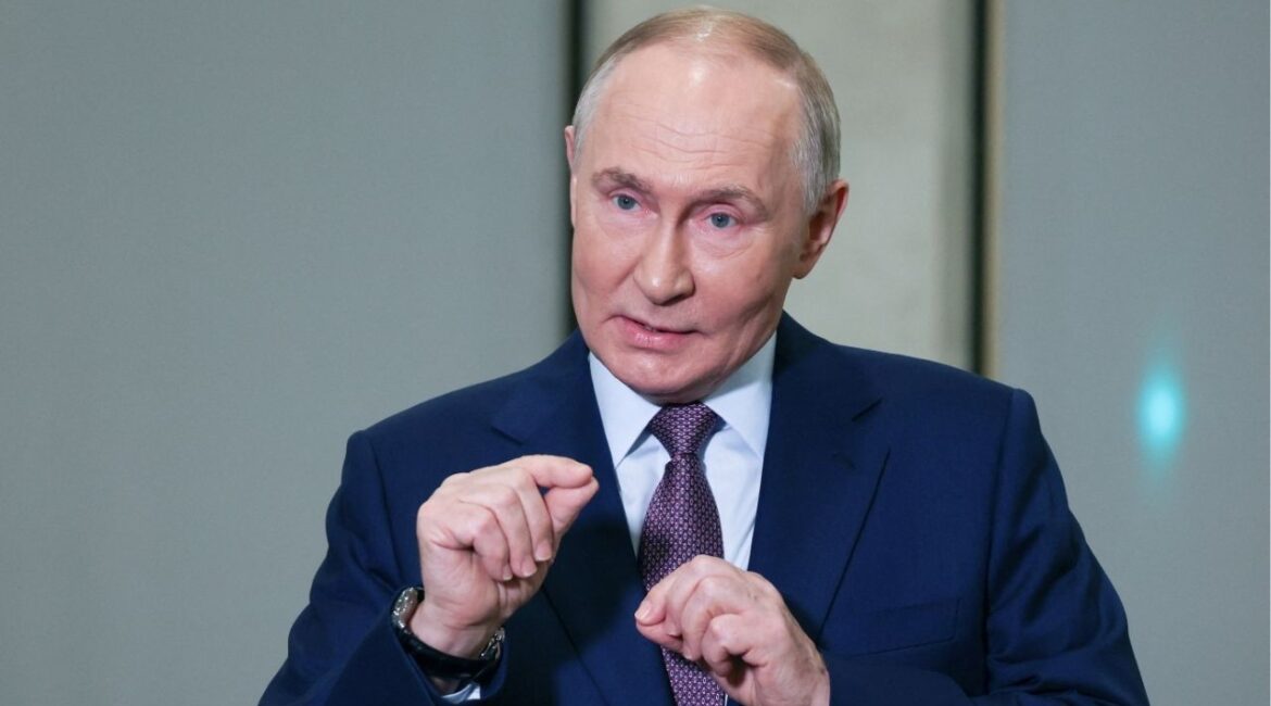 Russian President Vladimir Putin meets with journalists to comment on new U.S. sanctions targeting two major Russia's oil producers, as well as other international issues, in Moscow, Russia, October 23, 2025. Sputnik/Vyacheslav Prokofyev/Pool via REUTERS