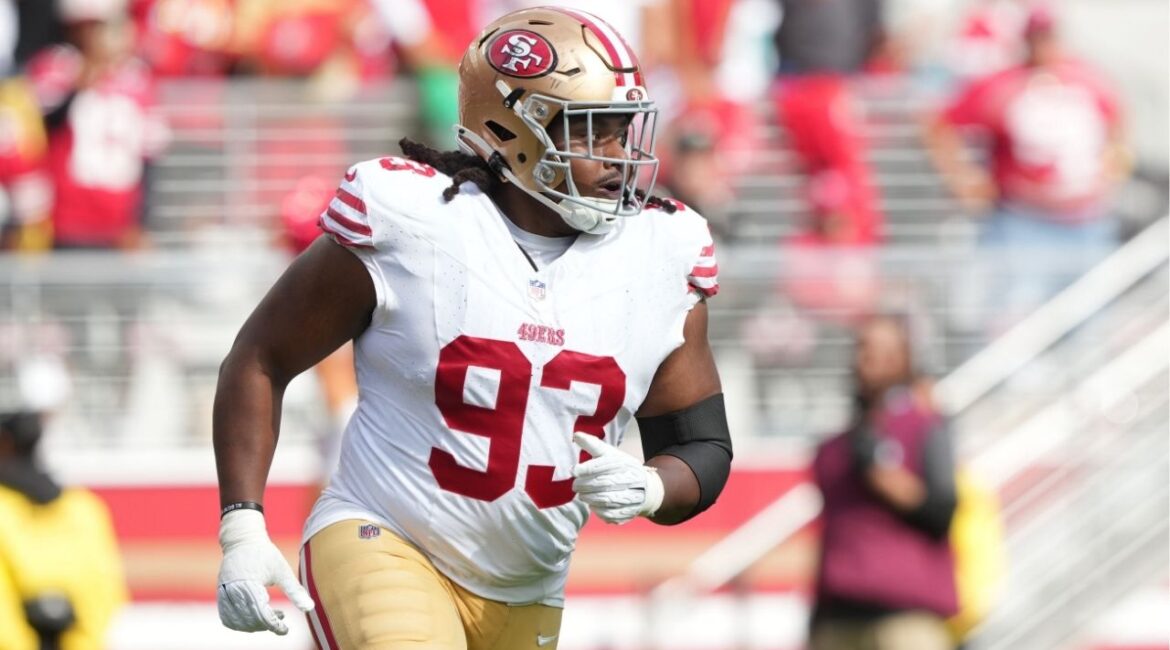 Sep 28, 2025; Santa Clara, California, USA; San Francisco 49ers defensive tackle Kalia Davis (93) during the third quarter against the Jacksonville Jaguars at Levi's Stadium. (Darren Yamashita-Imagn Images)