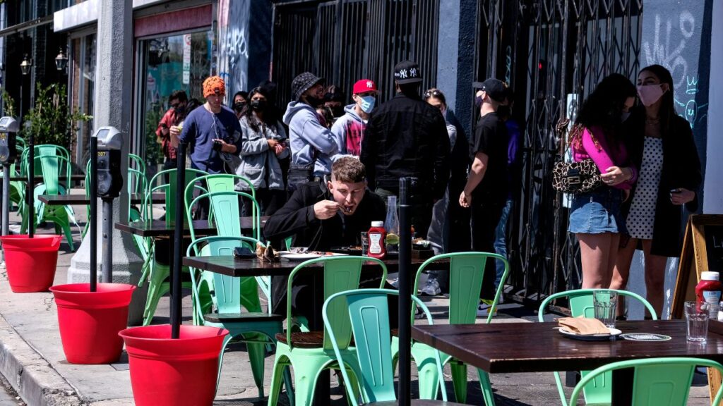 Sidewalk Dining