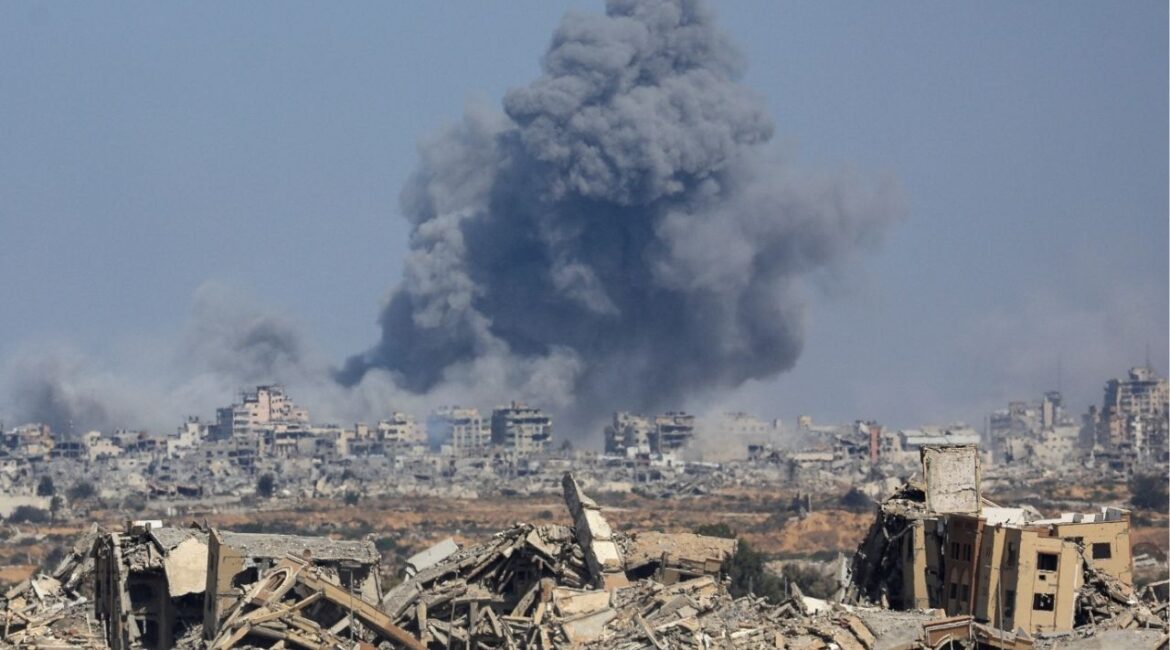 Smoke rises during an Israeli military operation in Gaza City, as seen from the central Gaza Strip, October 2, 2025. (Reuters/Dawoud Abu Alkas)