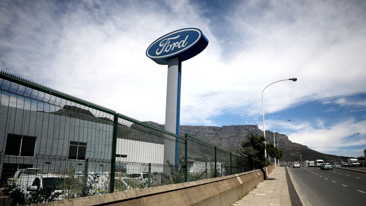 The logo of the Ford Motor Company is seen outside a car dealership in Cape Town, South Africa, October 18, 2017. (Reuters/Mike Hutchings)