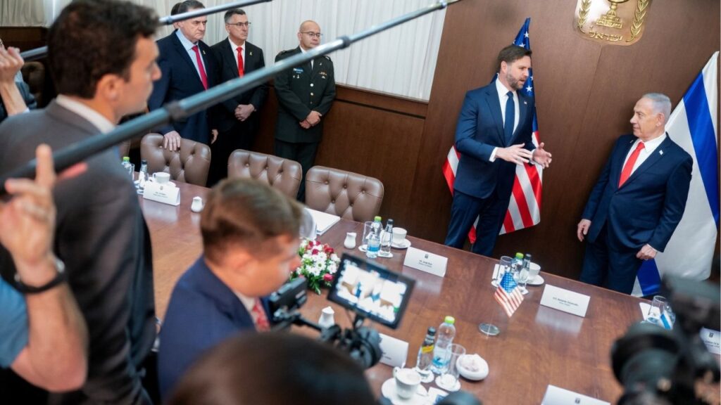 U.S. Vice President JD Vance and Israel's Prime Minister Benjamin Netanyahu meet at the Prime Minister's Office in Jerusalem, October 22, 2025. (Nathan Howard/Pool via Reuters)