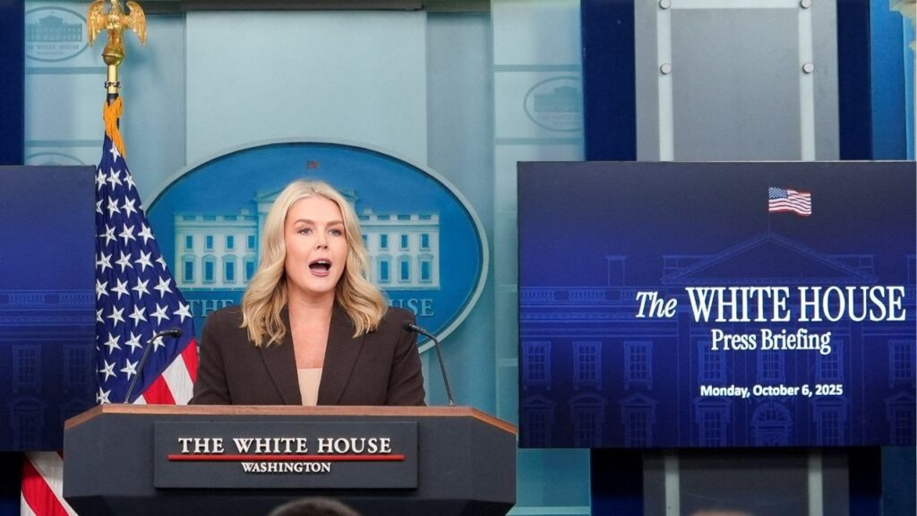 White House Press Secretary Karoline Leavitt holds a press briefing at the White House in Washington, D.C., U.S., October 6, 2025. (Reuters/Kent Nishimura)