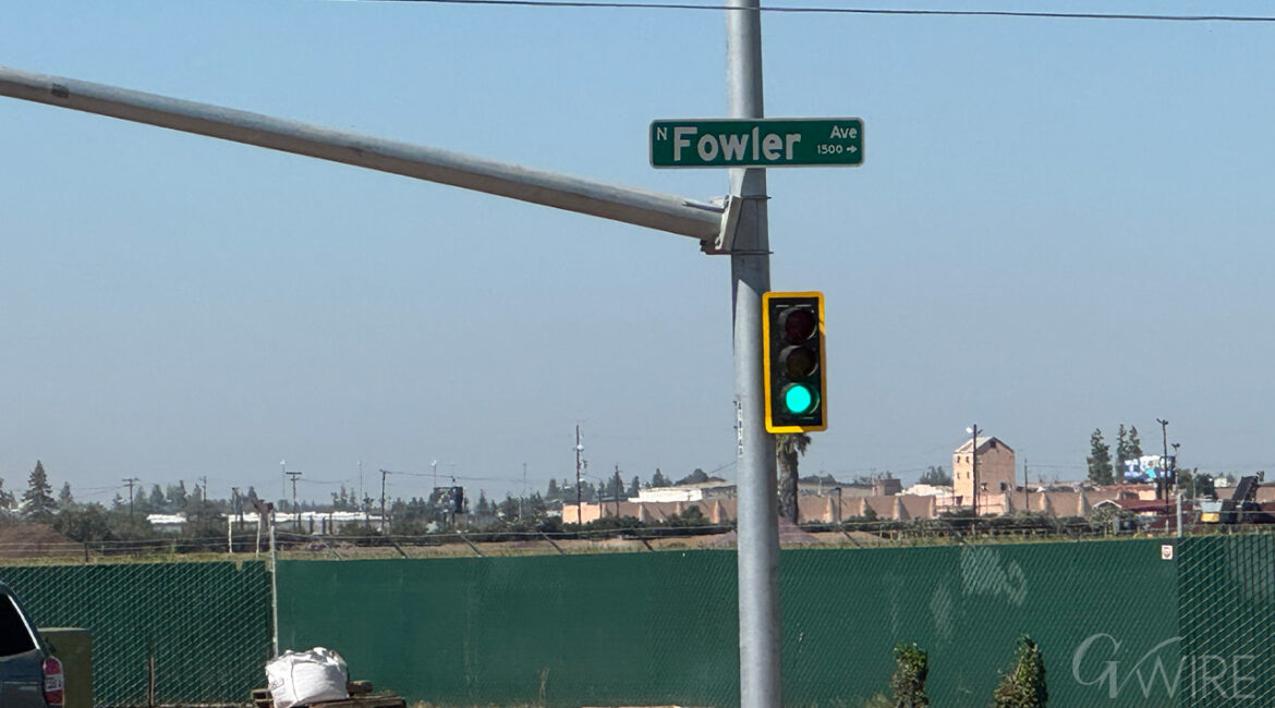A traffic signal at Fowler and Olive avenues in southeast Fresno that sat dark for 10 months is finally working.