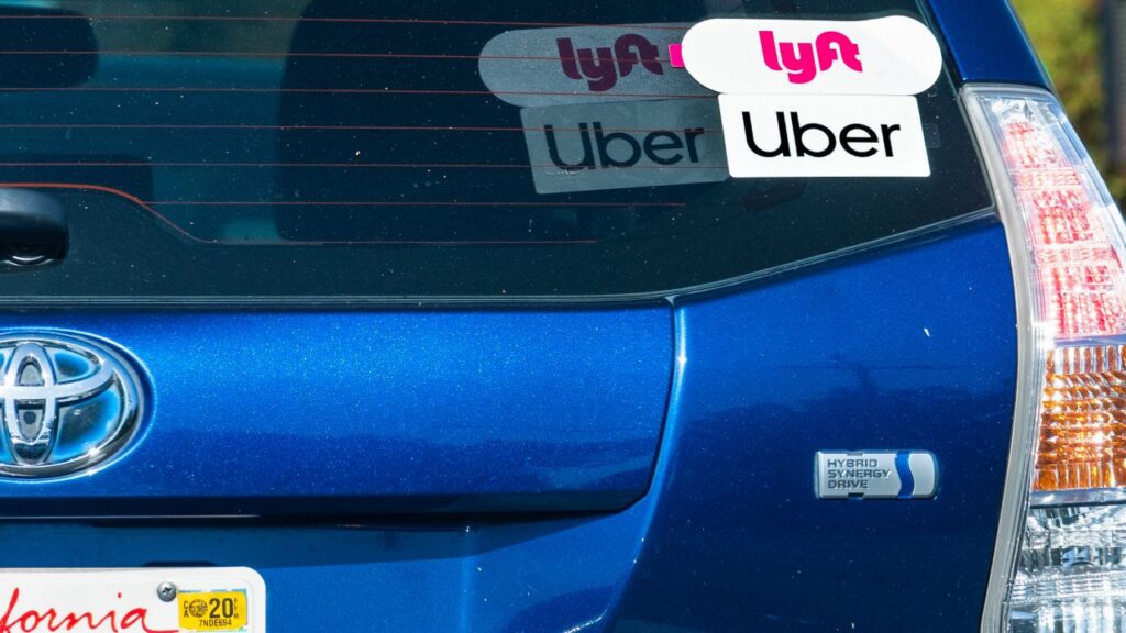 Uber, Lyft Drivers Win Right to Unionize in California