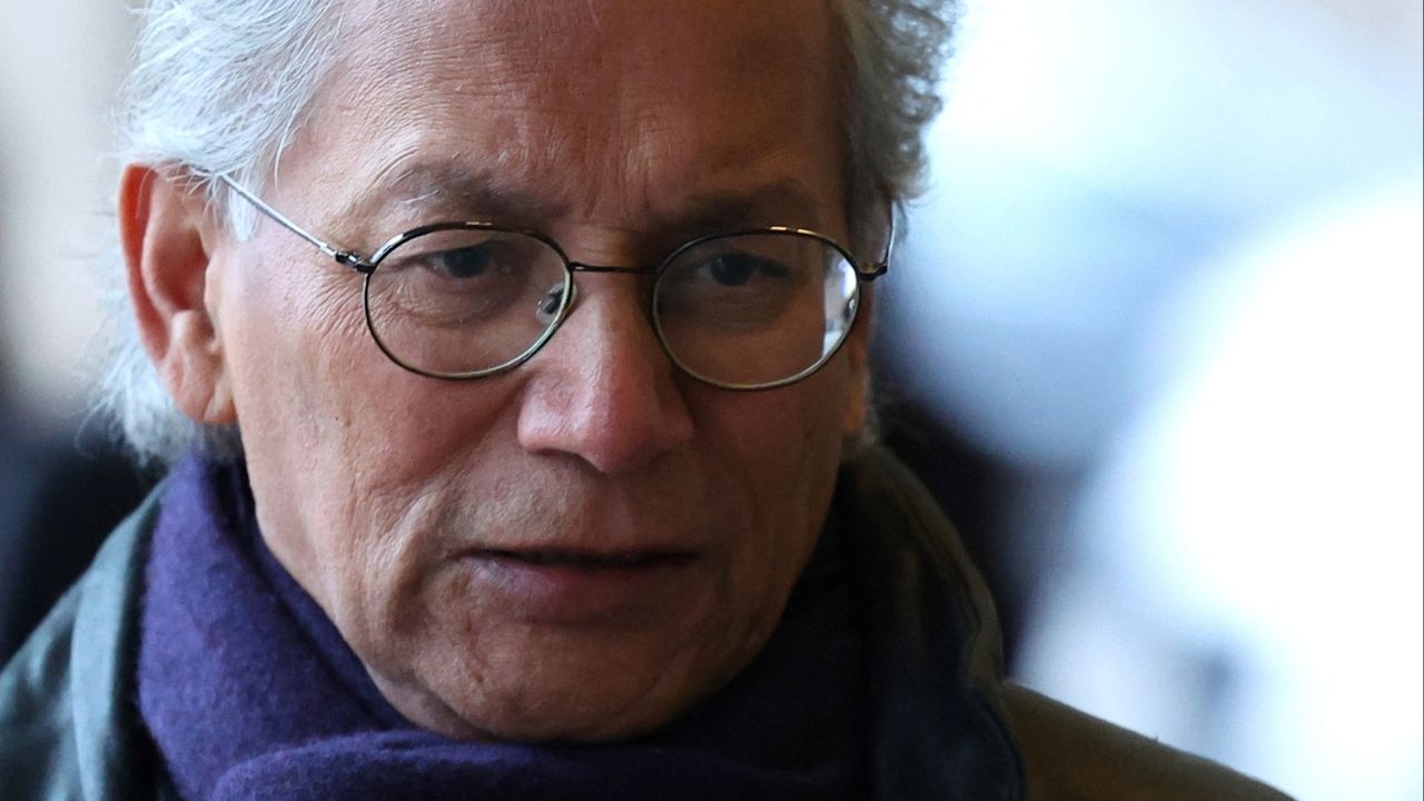 British television executive Samir Shah, who has been chosen as the British government's preferred candidate to chair the British Broadcasting Corporation (BBC), arrives at the Houses of Parliament in London, Britain, December 13, 2023. (Reuters/Toby Melville)