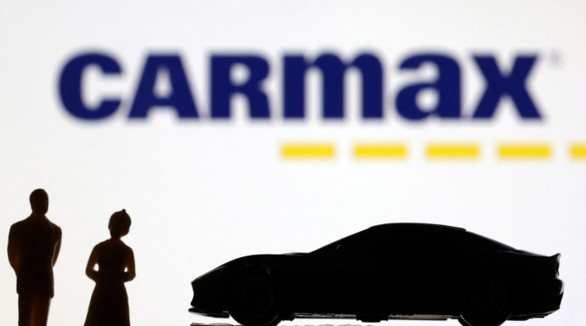CarMax logo is seen in this illustration taken June 27, 2022. (Reuters/Dado Ruvic/Illustration)