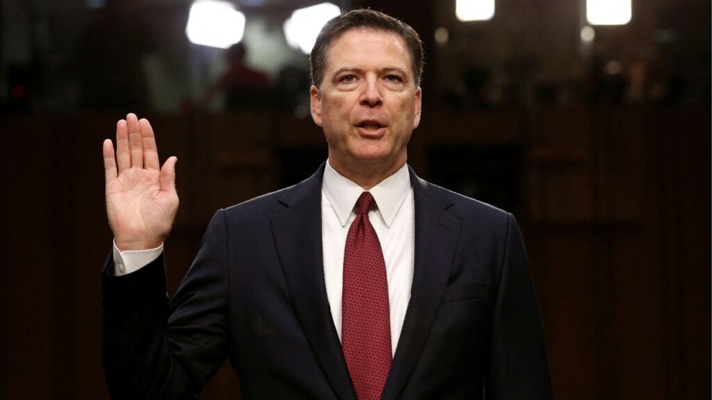Former FBI Director James Comey is sworn in prior to testifying before a Senate Intelligence Committee hearing on Russia's alleged interference in the 2016 U.S. presidential election on Capitol Hill in Washington, U.S., June 8, 2017. (Reuters File)