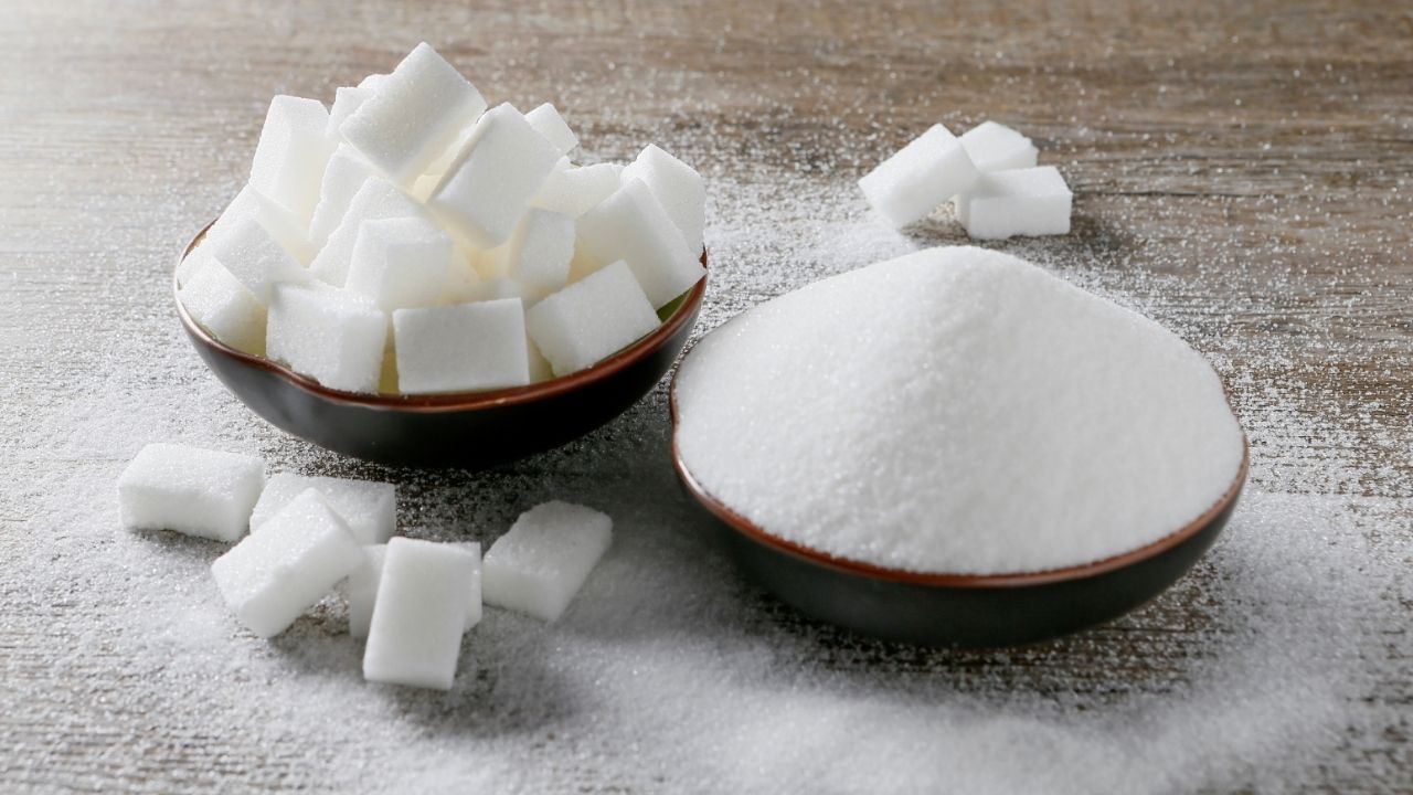 Granulated white sugar and sugar cubes are seen in this picture illustration taken December 16, 2018. (Reuters/Emmanuel Foudrot/Illustration)