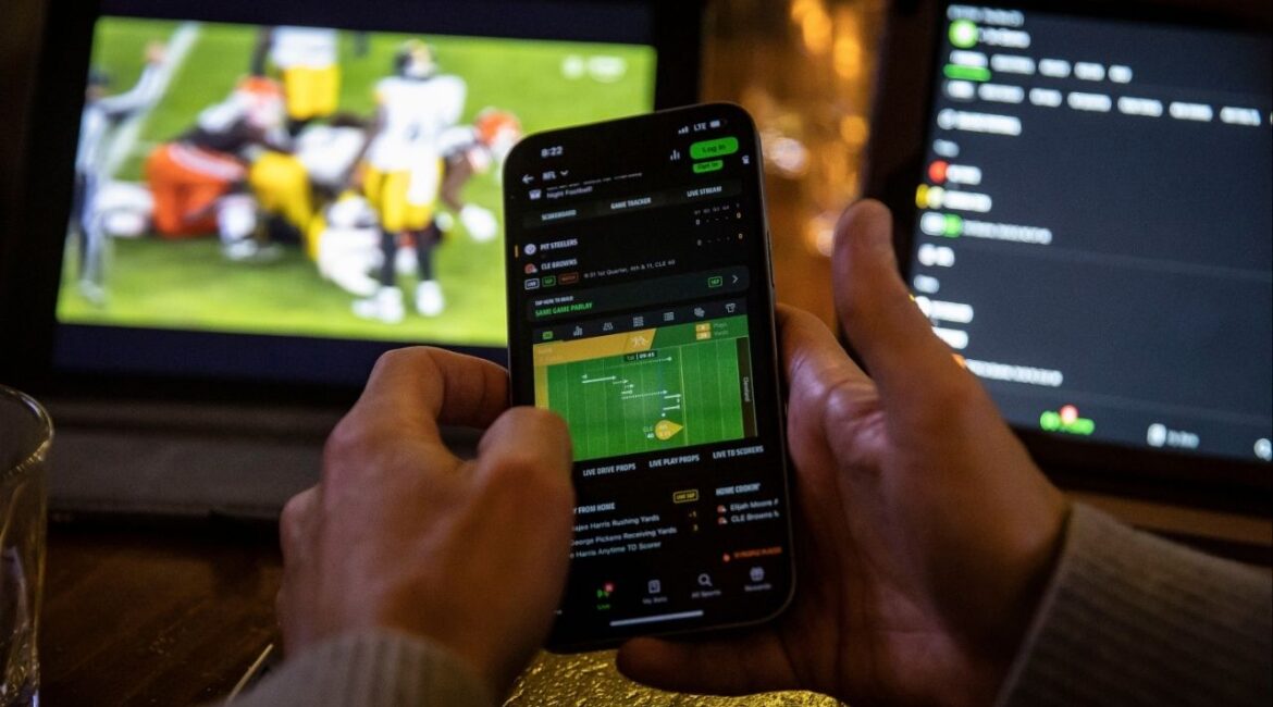 Online sports betting is monitored at the Brazen Tavern in New York, Nov. 21, 2024. Professional sports has been rattled by federal indictments involving illegal gambling schemes that accuse NBA and Major League Baseball players of manipulating their performances to set up fraudulent bets on nearly invisible nuances of games. (Dave Sanders/The New York Times)