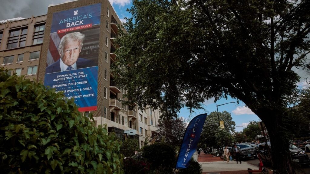 Outside the Heritage Foundation’s office in Washington, May 6, 2025. President of the Heritage Foundation Kevin Roberts, under fire for defending Tucker Carlson’s interview with Nick Fuentes, says he does not keep up with the news and simply read an aide’s script. (Jared Soares/The New York Times)
