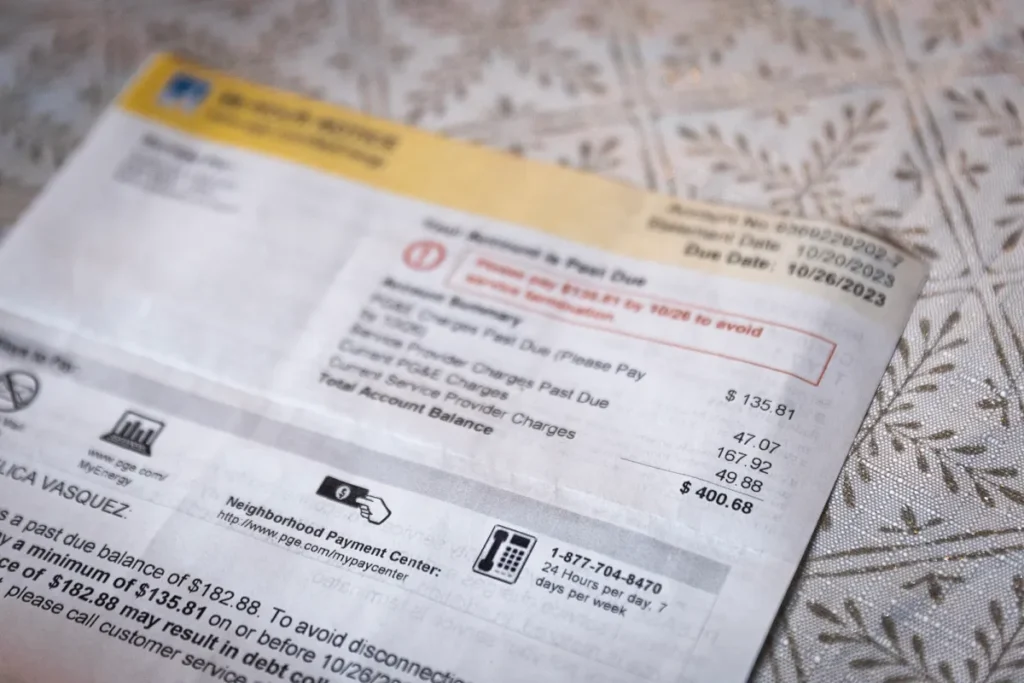 Blurry Image of a $400 PG&E Bill
