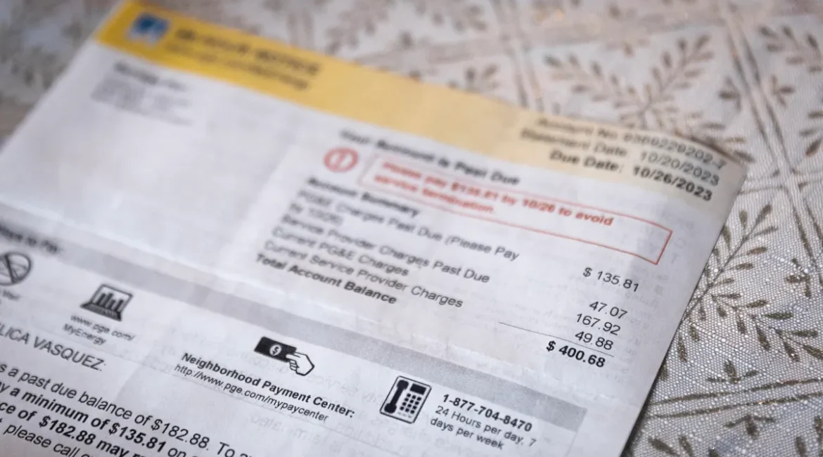Blurry Image of a $400 PG&E Bill