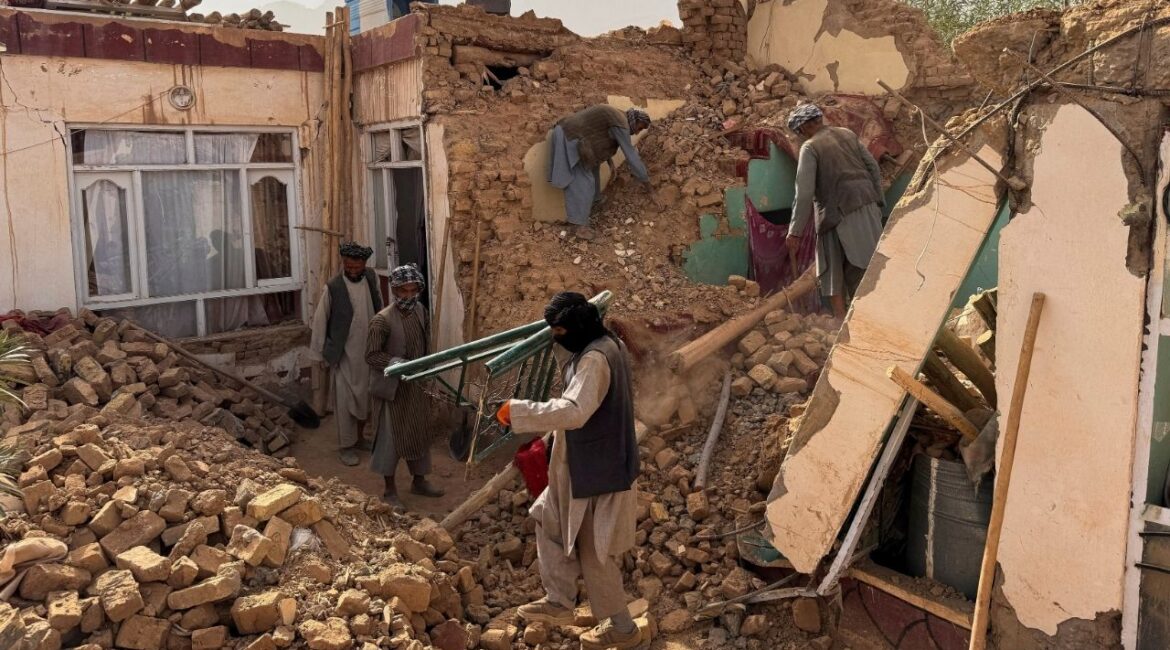 People search the debris of damaged buildings in the aftermath of an earthquake in Samangan province, Afghanistan, November 3, 2025. (Reuters/Stringer TPX IMAGES OF THE DAY)