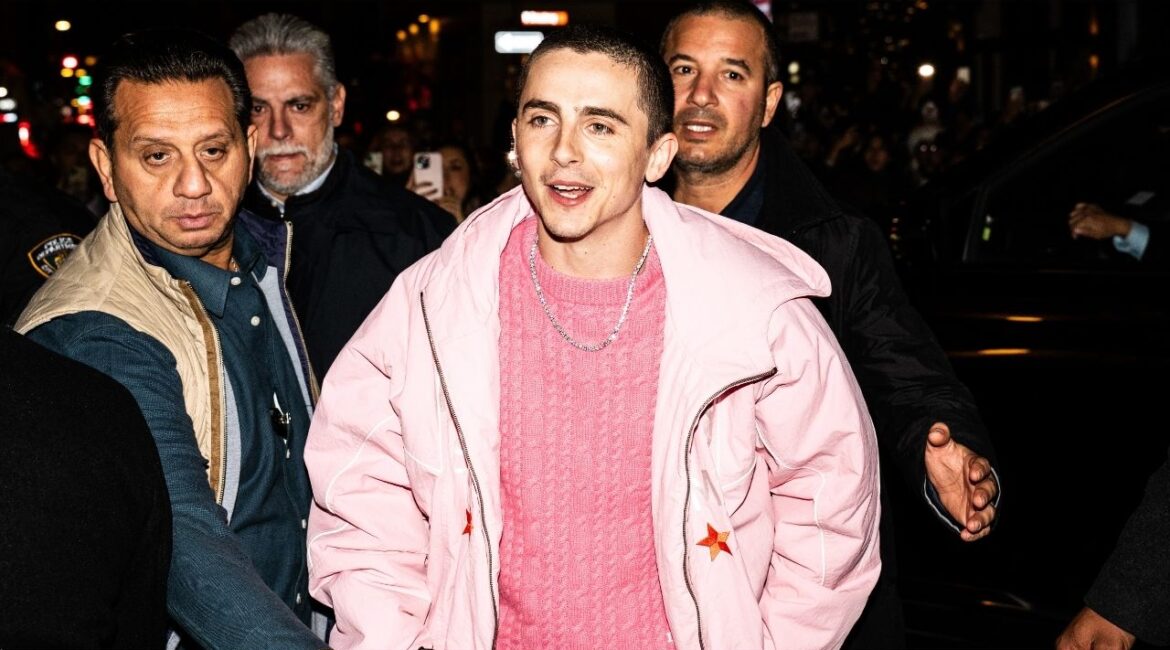 The actor Timothée Chalamet arrives at the pop up for his upcoming movie “Marty Supreme” in New York on Nov. 20, 2025. Chalamet’s star power was in full force as fans clamored to get merch for a movie none of them will see until Christmas. (Graham Dickie/The New York Times)