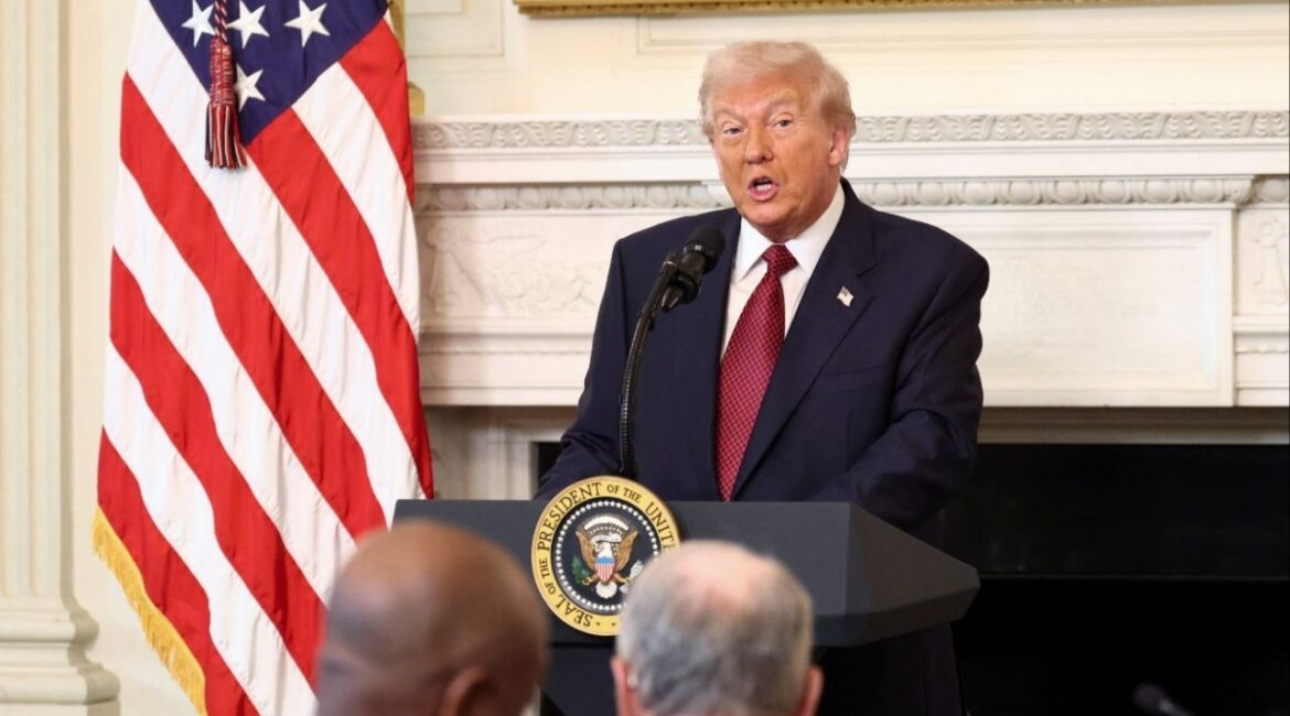 U.S. President Donald Trump speaks during a breakfast with Republican Senators at the White House in Washington, D.C., U.S. November 5, 2025.(Reuters/Kevin Lamarque)