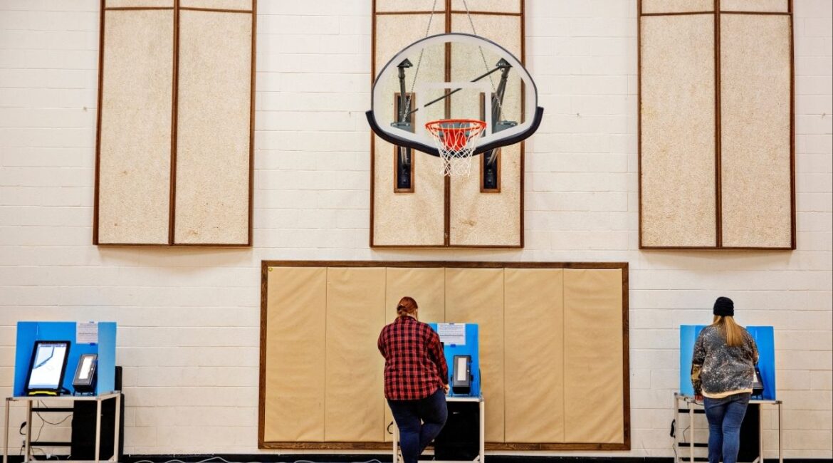 Voters in Riverton, Utah, Nov. 8, 2022. A Utah judge on Monday, Nov. 10, 2025, tossed out a congressional map proposed by the state’s Republican legislature, a decision that Democrats welcomed ahead of next year’s midterm elections. (Kim Raff/The New York Times)