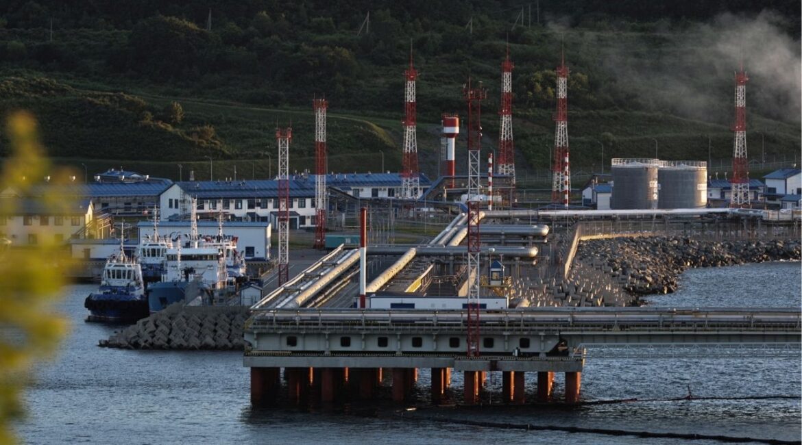 A view shows the crude oil terminal Kozmino on the shore of Nakhodka Bay near the port city of Nakhodka, Russia August 12, 2022. (Reuters/Tatiana Meel)