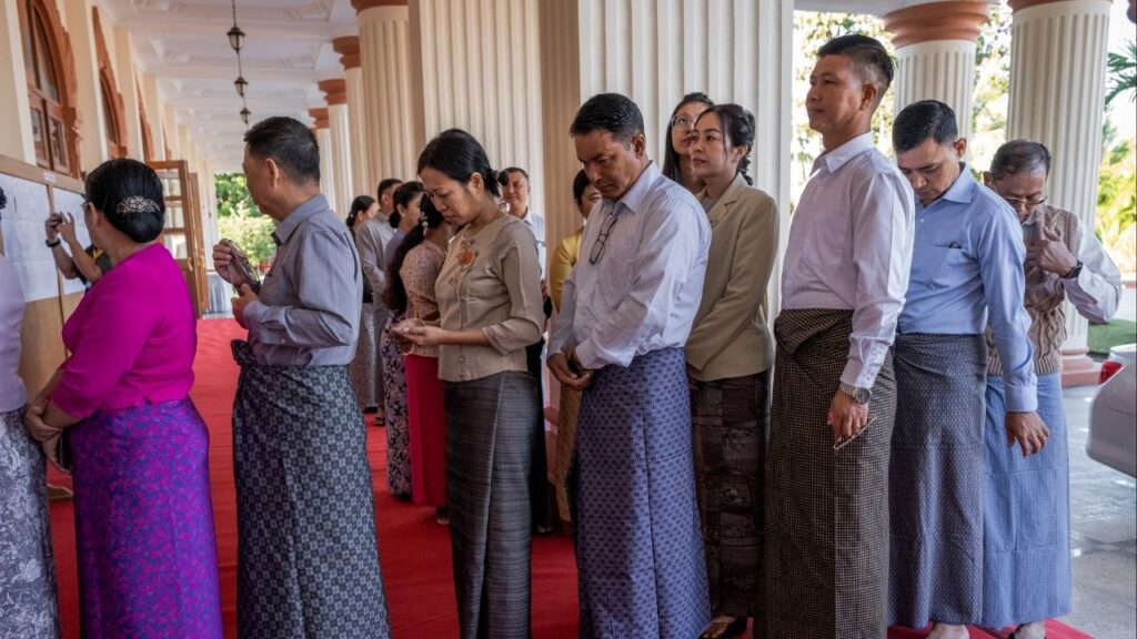 Military officers and family members lining up to vote in a military zone in Naypyidaw, Myanmar, on Sunday, Dec. 28, 2025. The voting for Parliament is almost sure to favor the ruling military junta, which is stage-managing the polls. Still, some see them as the most pragmatic way to try to improve conditions. (Daniel Berehulak/The New York Times)Military officers and family members lining up to vote in a military zone in Naypyidaw, Myanmar, on Sunday, Dec. 28, 2025. The voting for Parliament is almost sure to favor the ruling military junta, which is stage-managing the polls. Still, some see them as the most pragmatic way to try to improve conditions. (Daniel Berehulak/The New York Times)