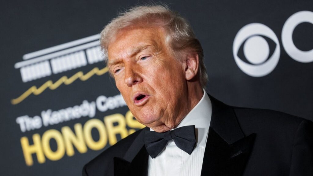 President Donald Trump poses on the red carpet for the 2025 Kennedy Center Honors at the John F. Kennedy Center for the Performing Arts in Washington, D.C., U.S., December 7, 2025. (Reuters/Jeenah Moon)
