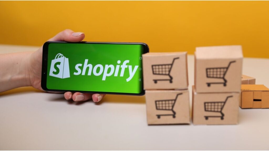 Shopify reported a possible outage Monday, with more than 27,000 users experiencing issues, according to Downdetector. (Shutterstock)