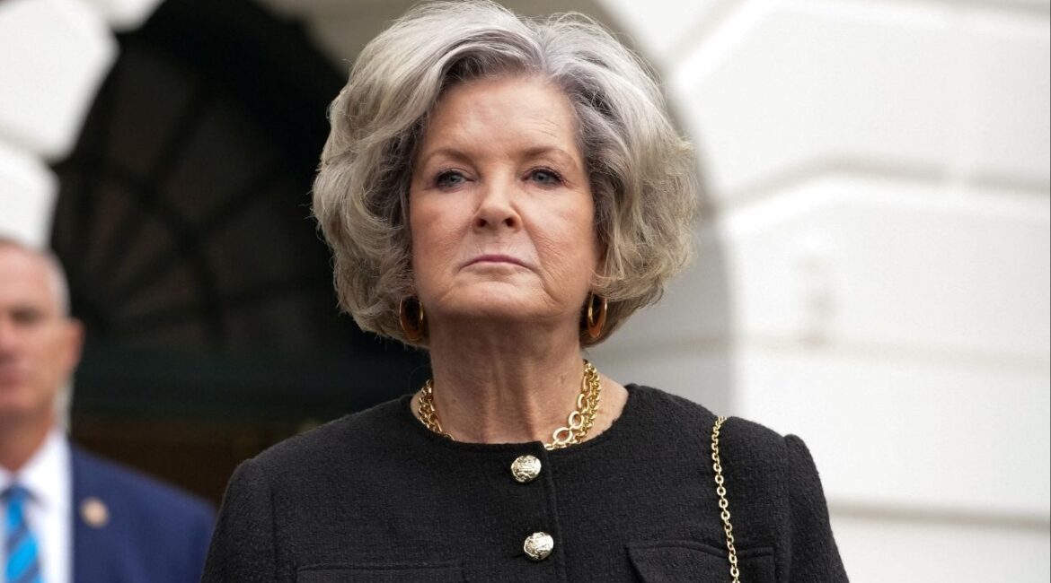 White House Chief of Staff Susie Wiles looks on, as U.S. President Donald Trump (not pictured) speaks to the press before boarding Marine One to depart for Quantico, Virginia, from the South Lawn at the White House in Washington, D.C., U.S., September 30, 2025. (Reuters/Ken Cedeno)